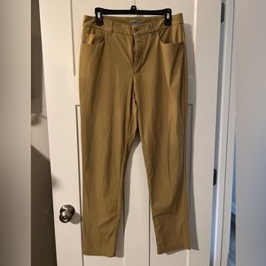 Great condition! Men’s VRST golf pants.